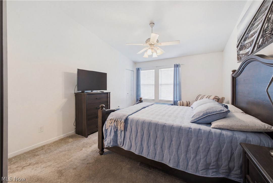 126 N Aspen Court Warren OH 44484