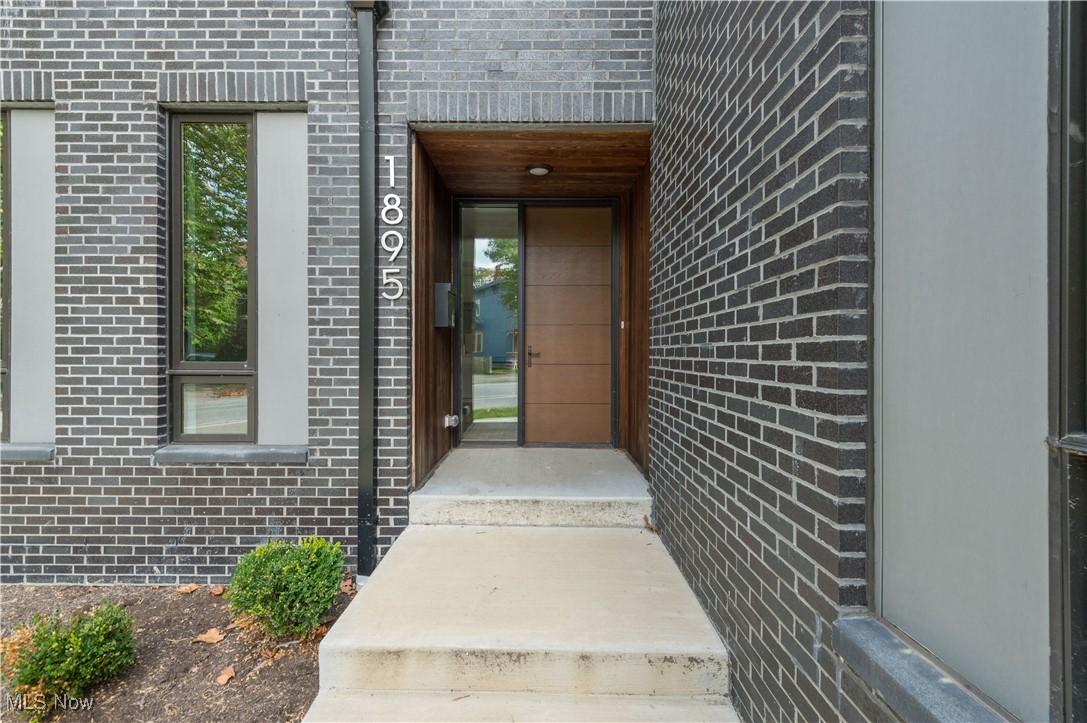 1895 W 44th Street Cleveland OH 44113