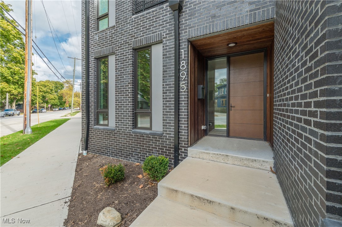 1895 W 44th Street Cleveland OH 44113