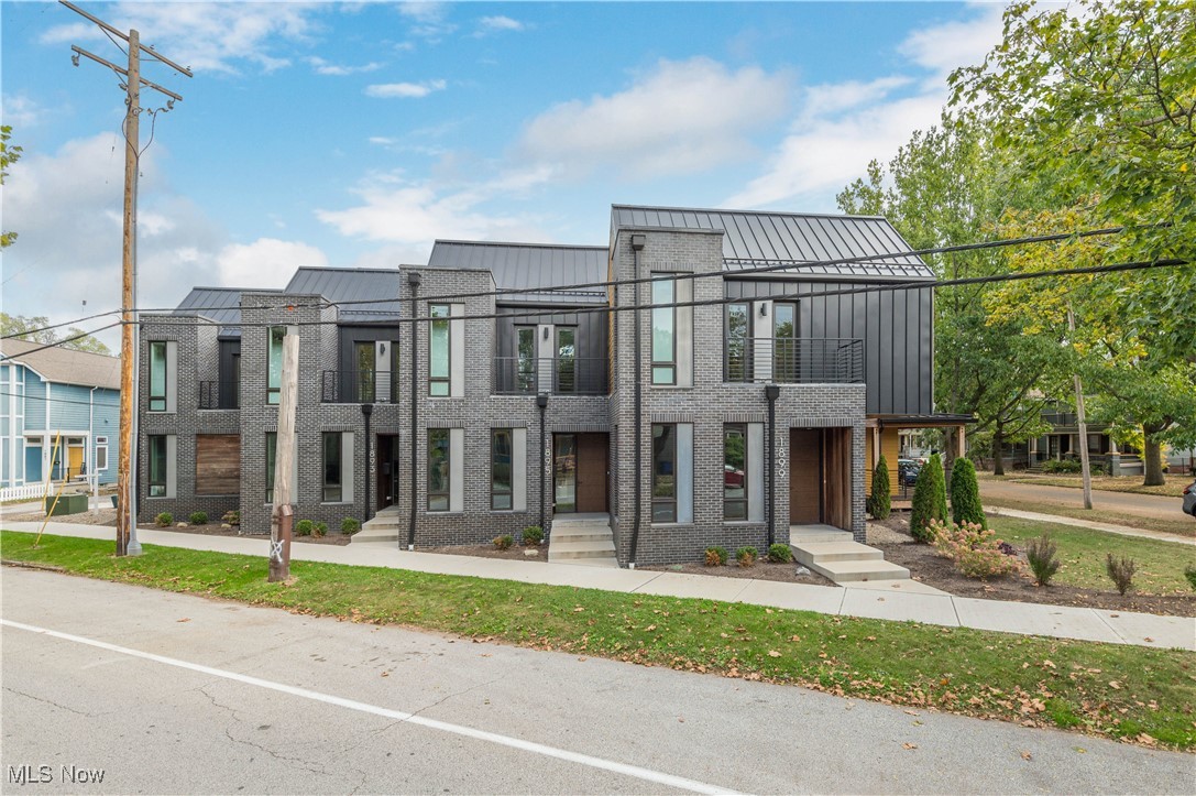 1895 W 44th Street Cleveland OH 44113