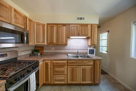 199 Dalepark Drive Bedford OH 44146
