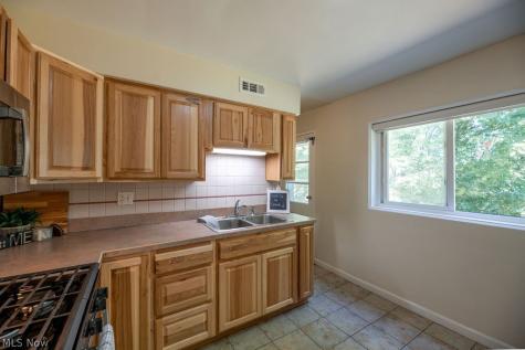 199 Dalepark Drive Bedford OH 44146
