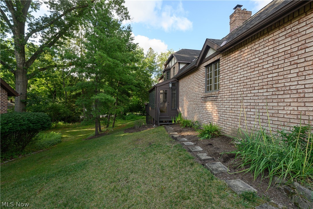 16 S Bentley Drive SE Canton OH 44709