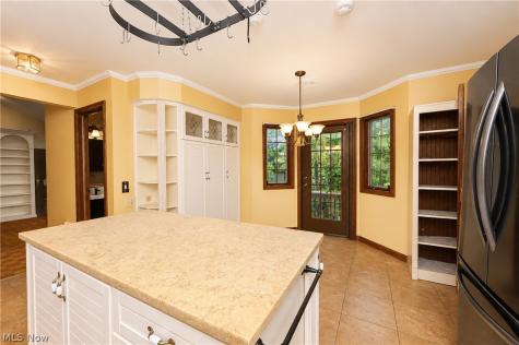 16 S Bentley Drive SE Canton OH 44709