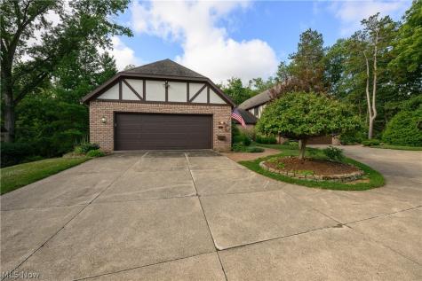 16 S Bentley Drive SE Canton OH 44709
