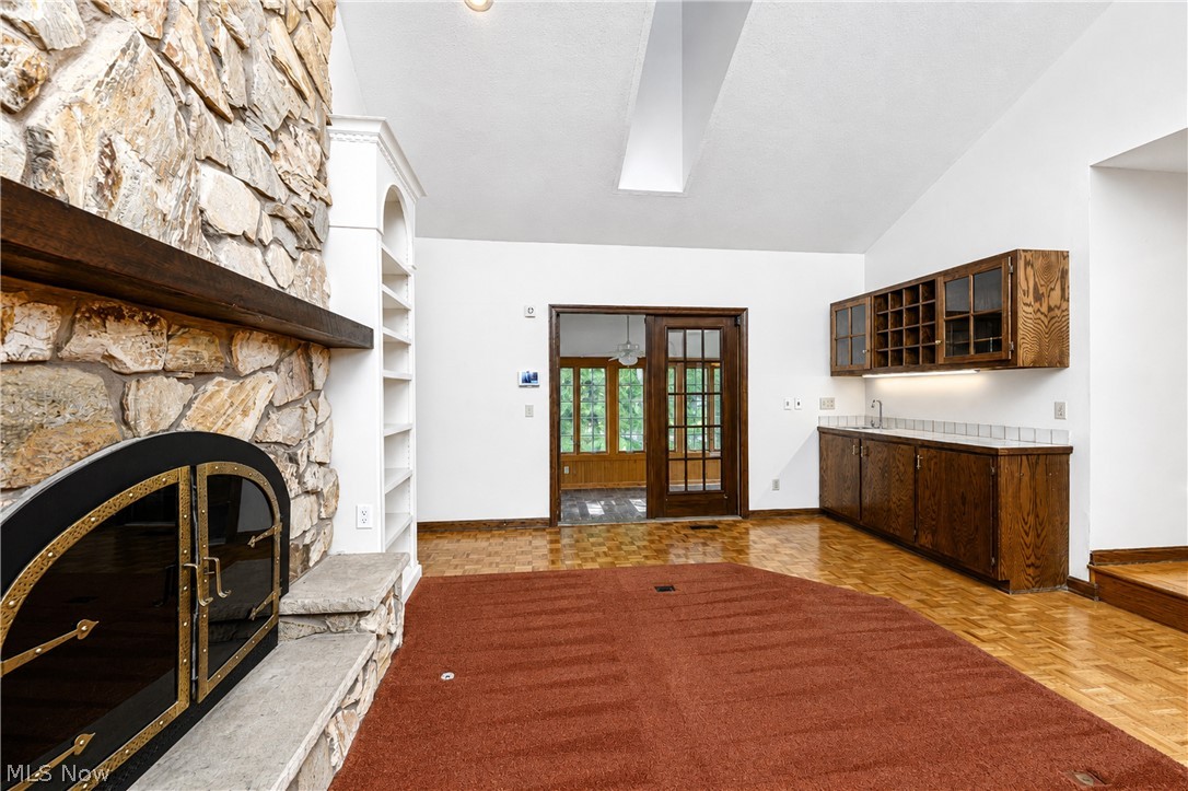 16 S Bentley Drive SE Canton OH 44709
