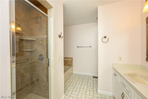 16 S Bentley Drive SE Canton OH 44709