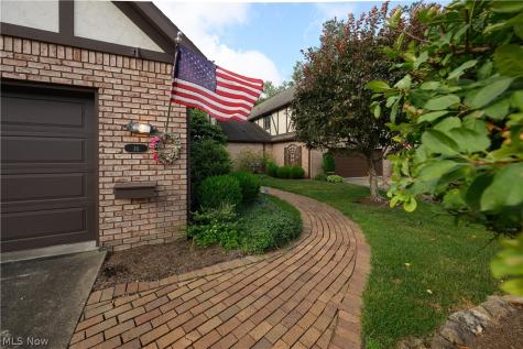 16 S Bentley Drive SE Canton OH 44709