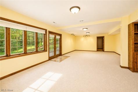 16 S Bentley Drive SE Canton OH 44709