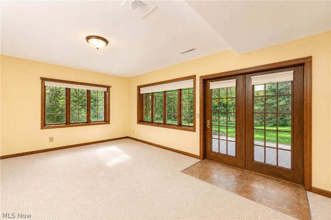 16 S Bentley Drive SE Canton OH 44709
