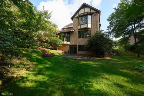 16 S Bentley Drive SE Canton OH 44709