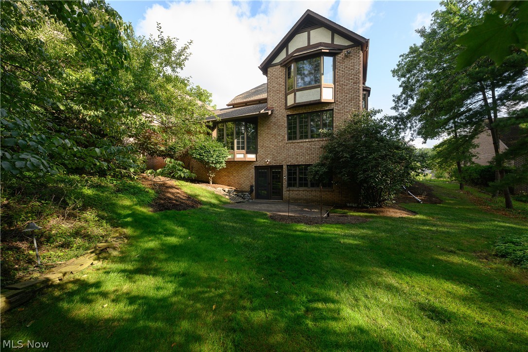 16 S Bentley Drive SE Canton OH 44709
