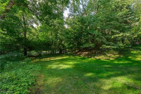 16 S Bentley Drive SE Canton OH 44709