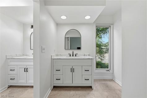 550 Russet Woods Lane Aurora OH 44202