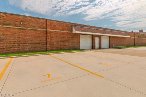 25600 Country Club Boulevard North Olmsted OH 44070