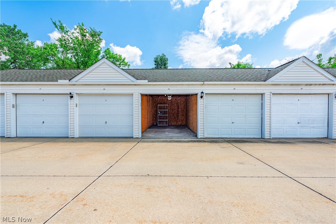 23003 Chandlers Lane Olmsted Falls OH 44138