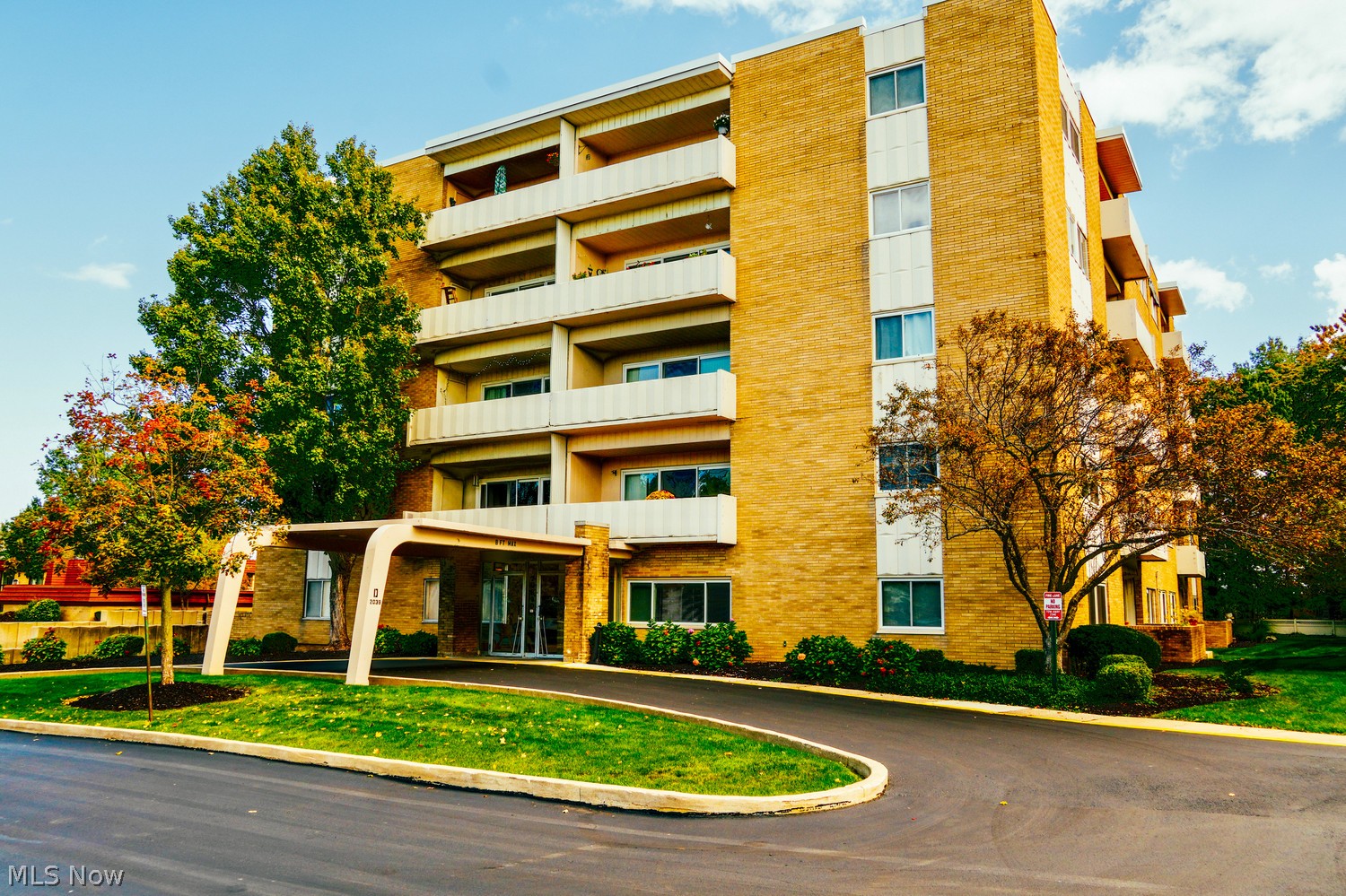 Rocky River OH, 2039 Wooster Road, Unit D22