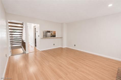 5552 Suncrest Court Parma OH 44134