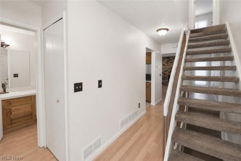 5552 Suncrest Court Parma OH 44134