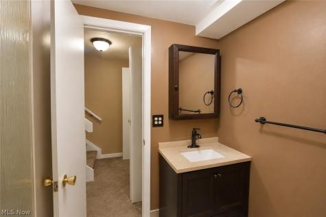 5552 Suncrest Court Parma OH 44134