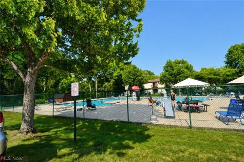 5552 Suncrest Court Parma OH 44134