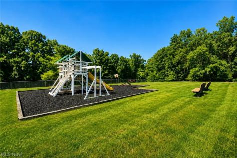 5552 Suncrest Court Parma OH 44134