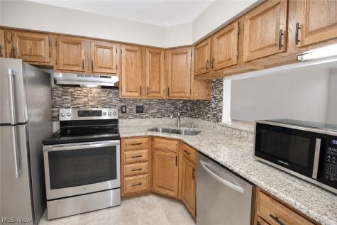 5552 Suncrest Court Parma OH 44134
