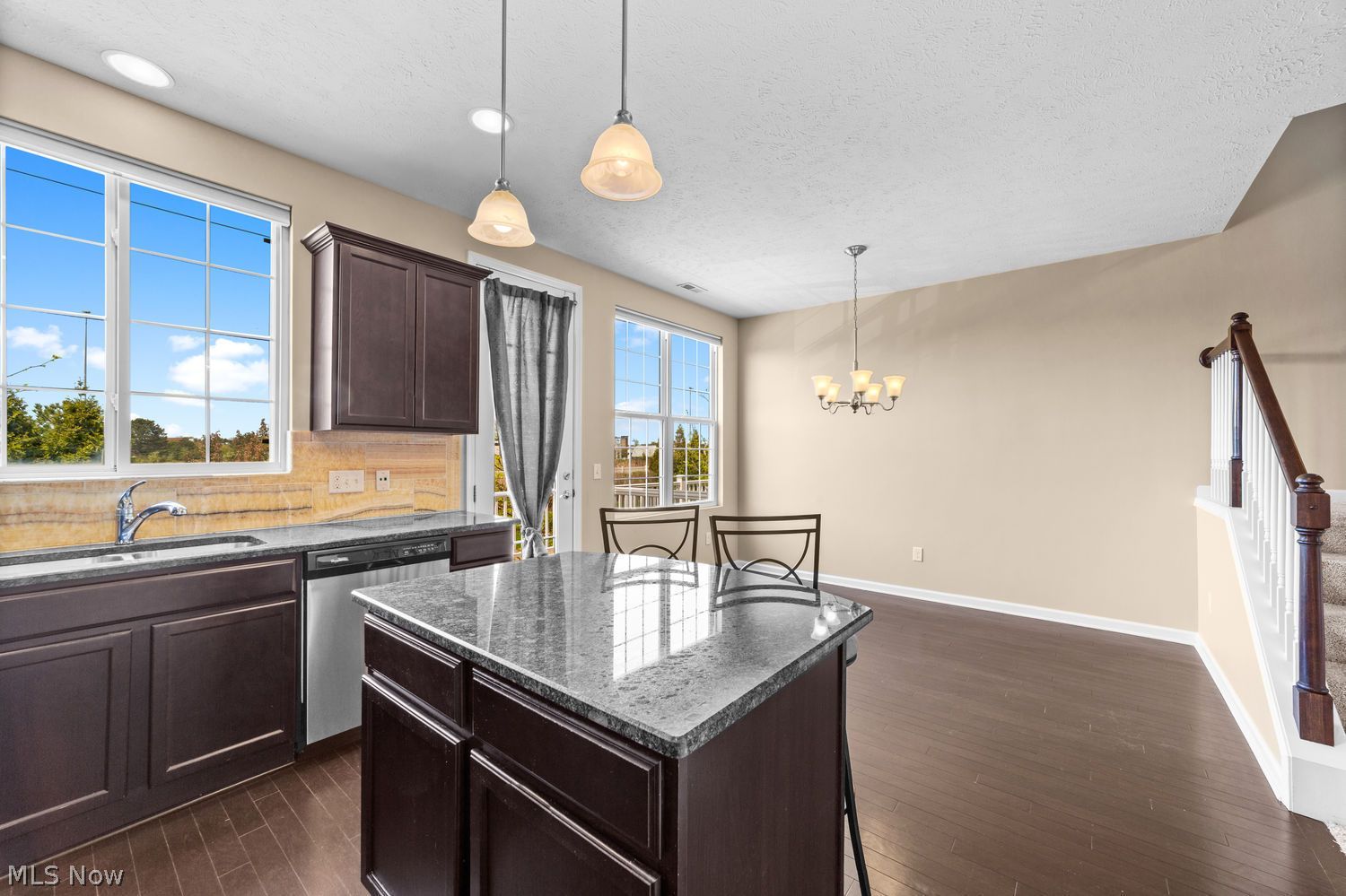 6136 N Pointe Beachwood OH 44124