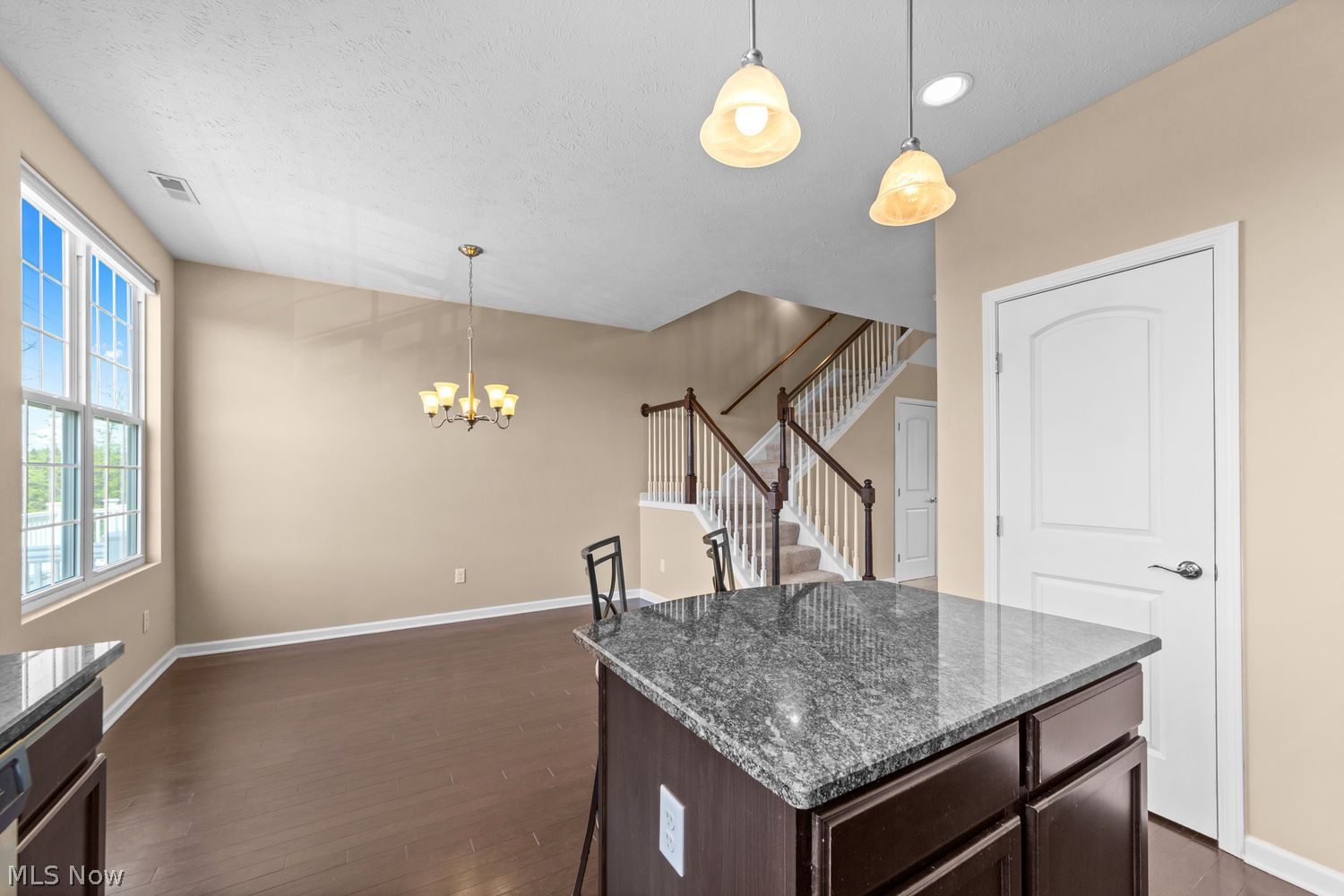 6136 N Pointe Beachwood OH 44124