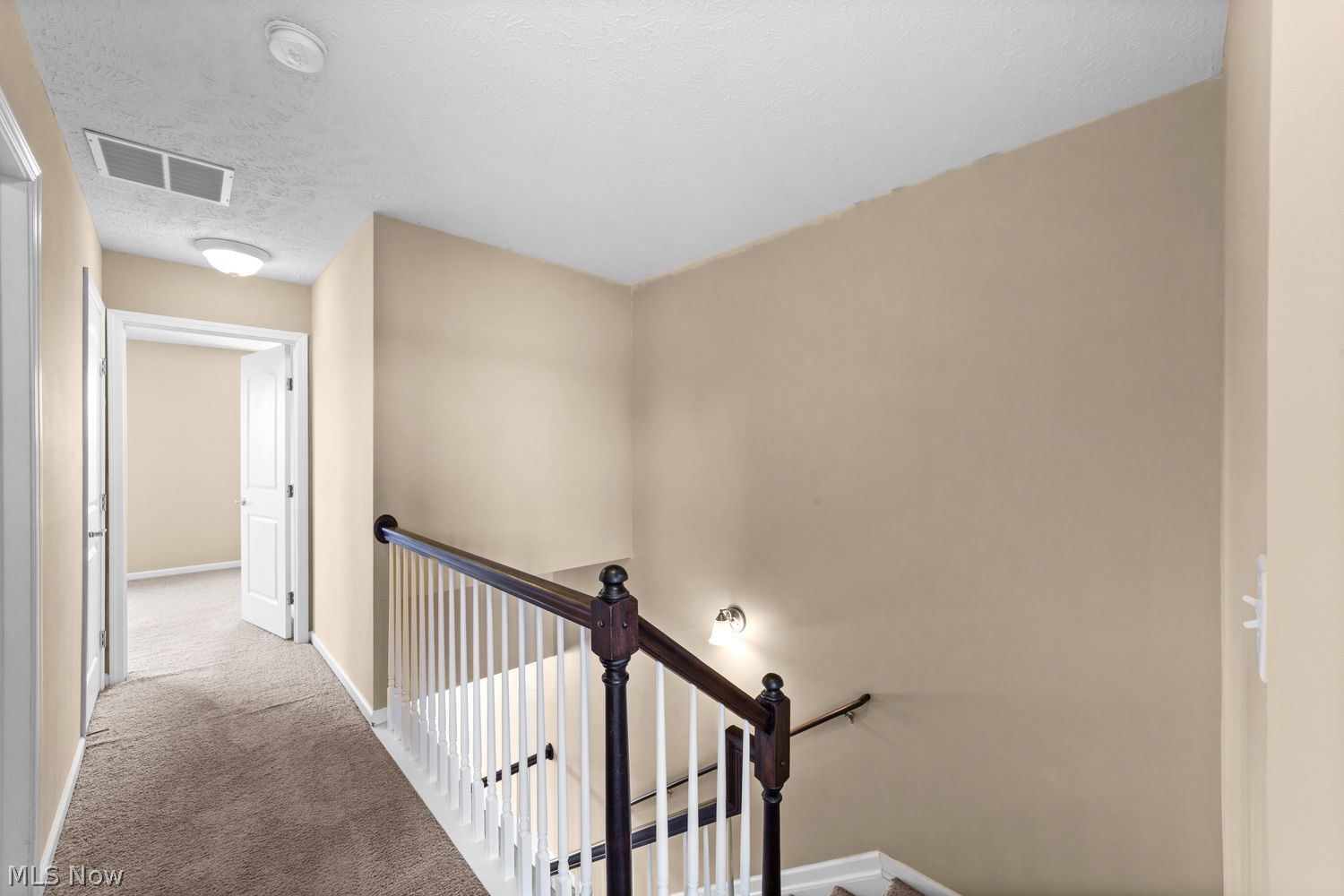 6136 N Pointe Beachwood OH 44124