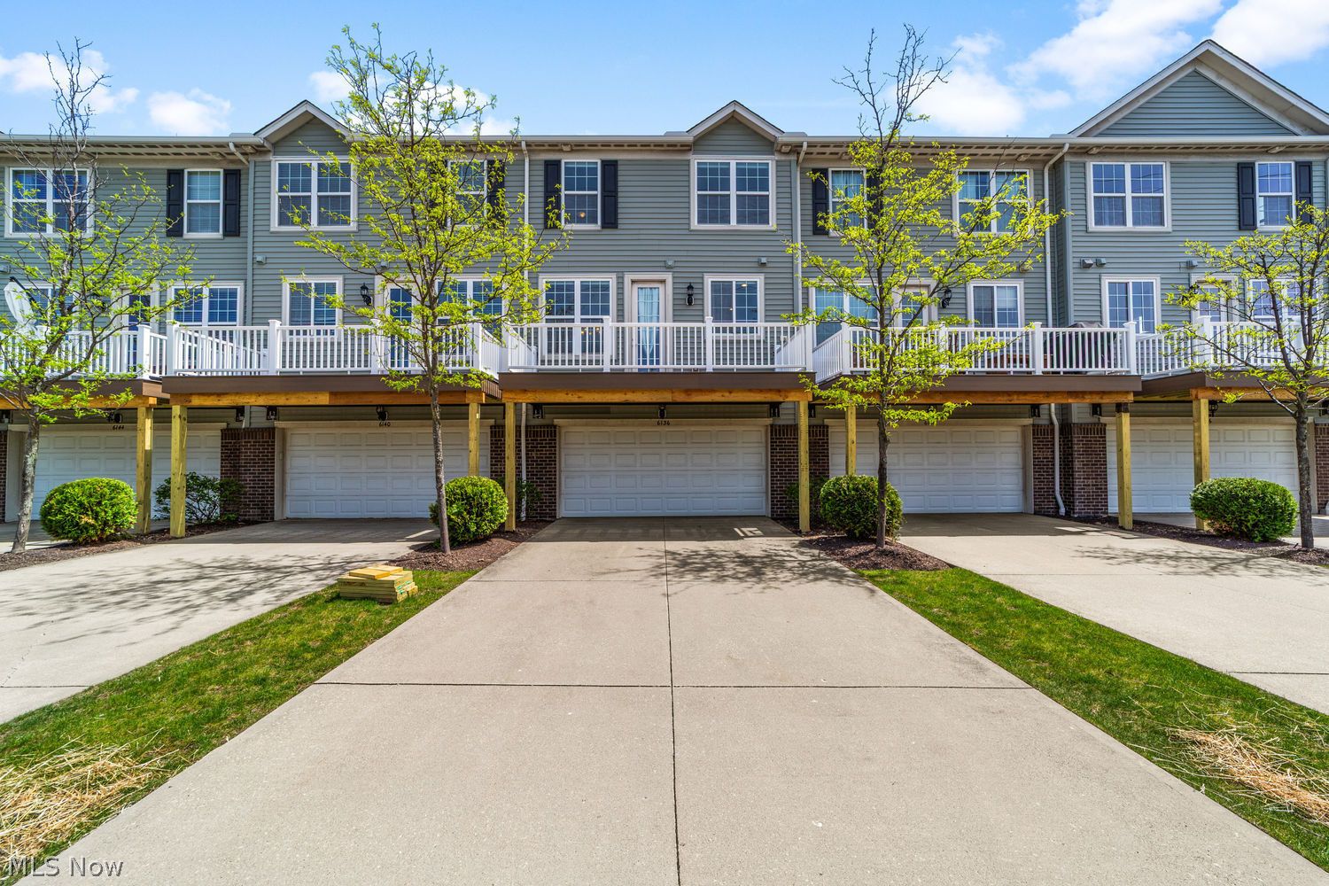 6136 N Pointe Beachwood OH 44124