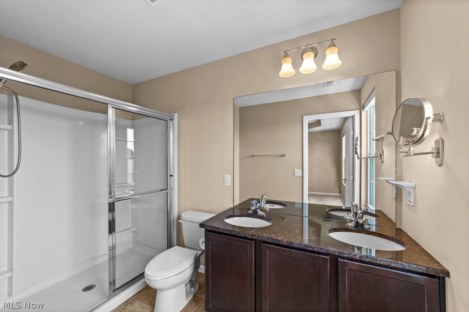 6136 N Pointe Beachwood OH 44124