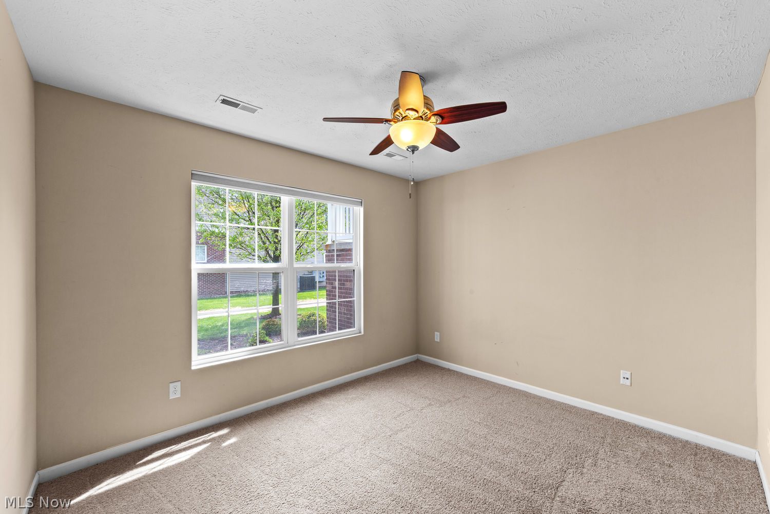 6136 N Pointe Beachwood OH 44124