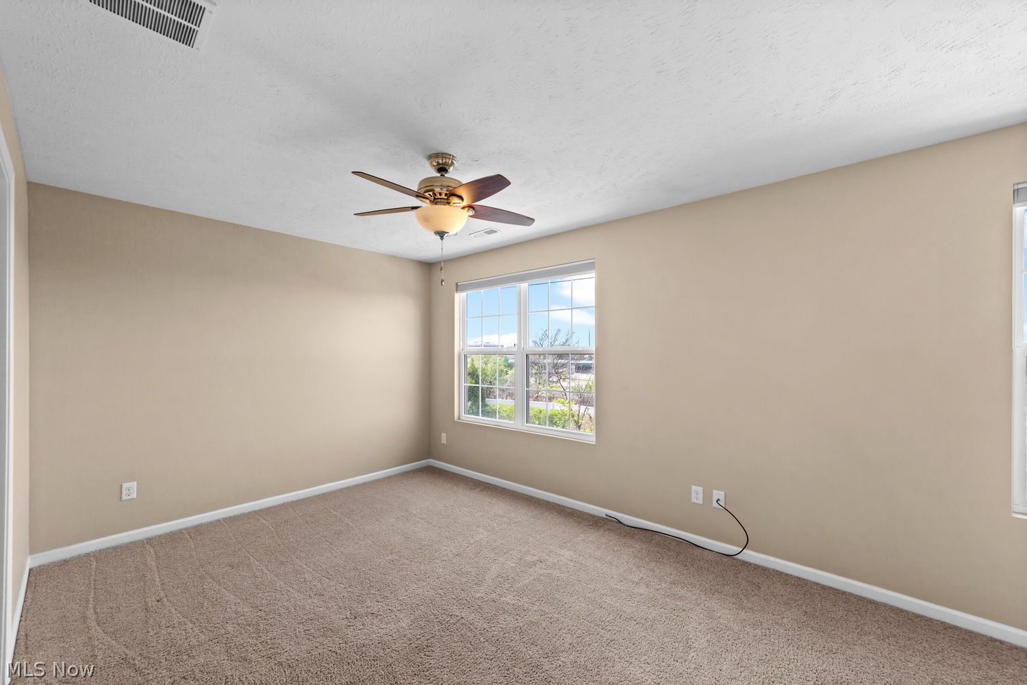 6136 N Pointe Beachwood OH 44124