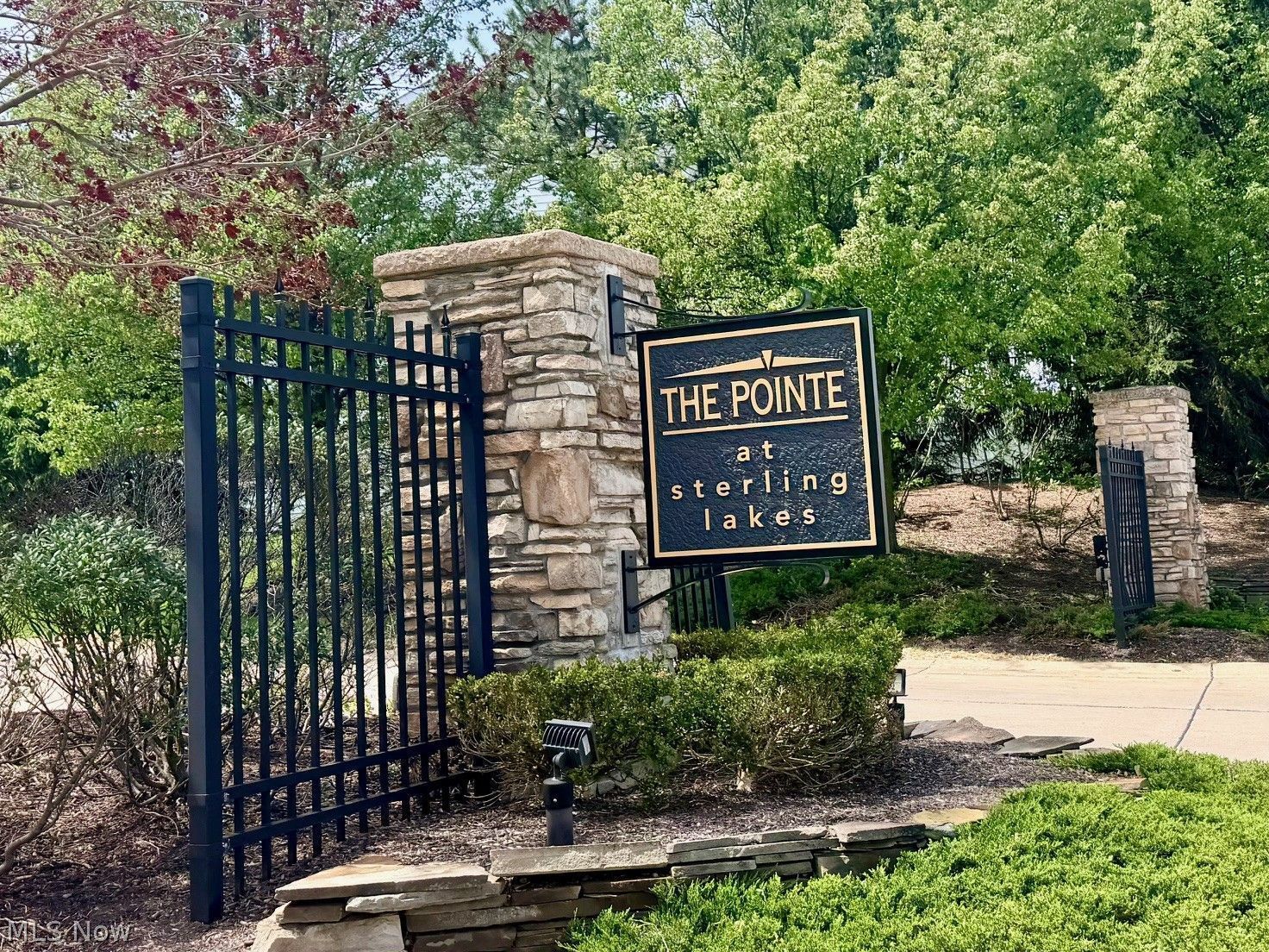 6136 N Pointe Beachwood OH 44124
