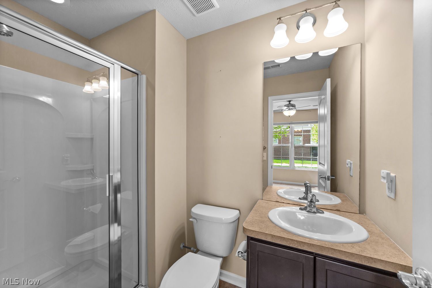 6136 N Pointe Beachwood OH 44124
