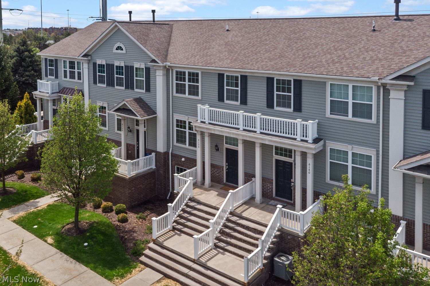 6136 N Pointe Beachwood OH 44124