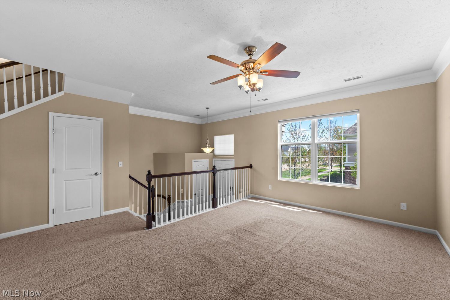 6136 N Pointe Beachwood OH 44124