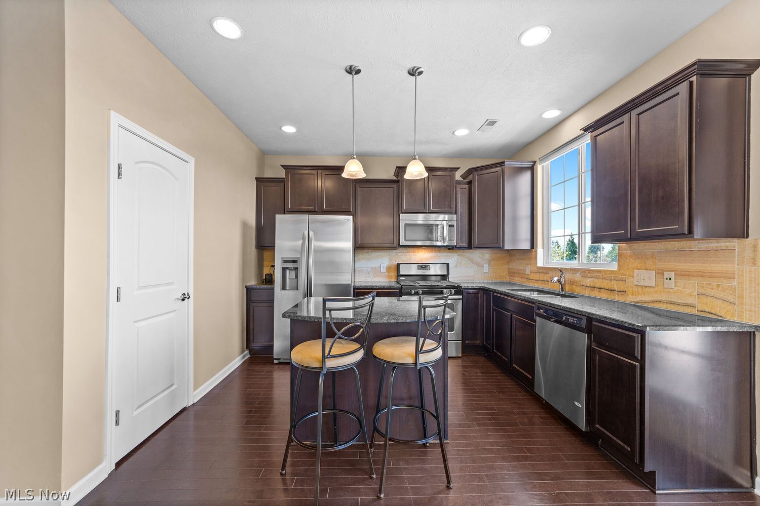 6136 N Pointe Beachwood OH 44124