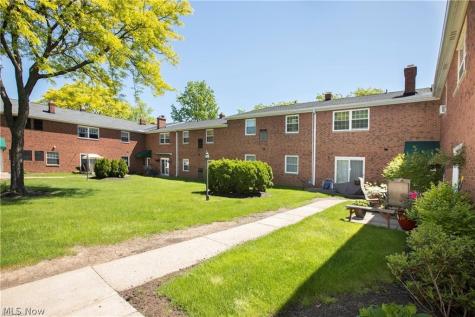 2854 Pease Drive Rocky River OH 44116