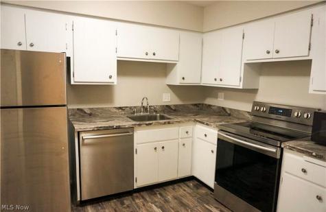 2854 Pease Drive Rocky River OH 44116
