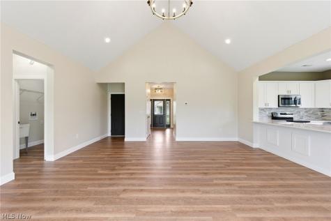 649 Southbay Drive Wadsworth OH 44281