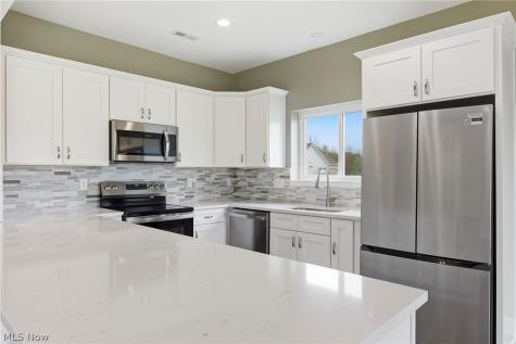 649 Southbay Drive Wadsworth OH 44281