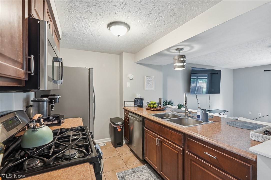 542 Topaz Lane Brunswick OH 44212