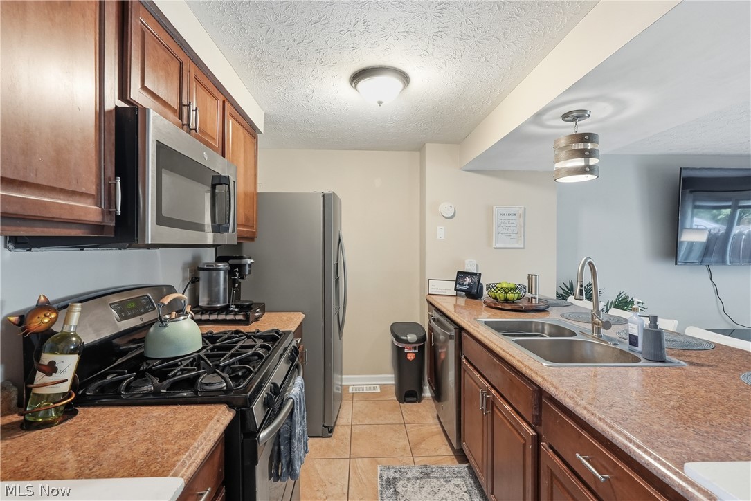 542 Topaz Lane Brunswick OH 44212