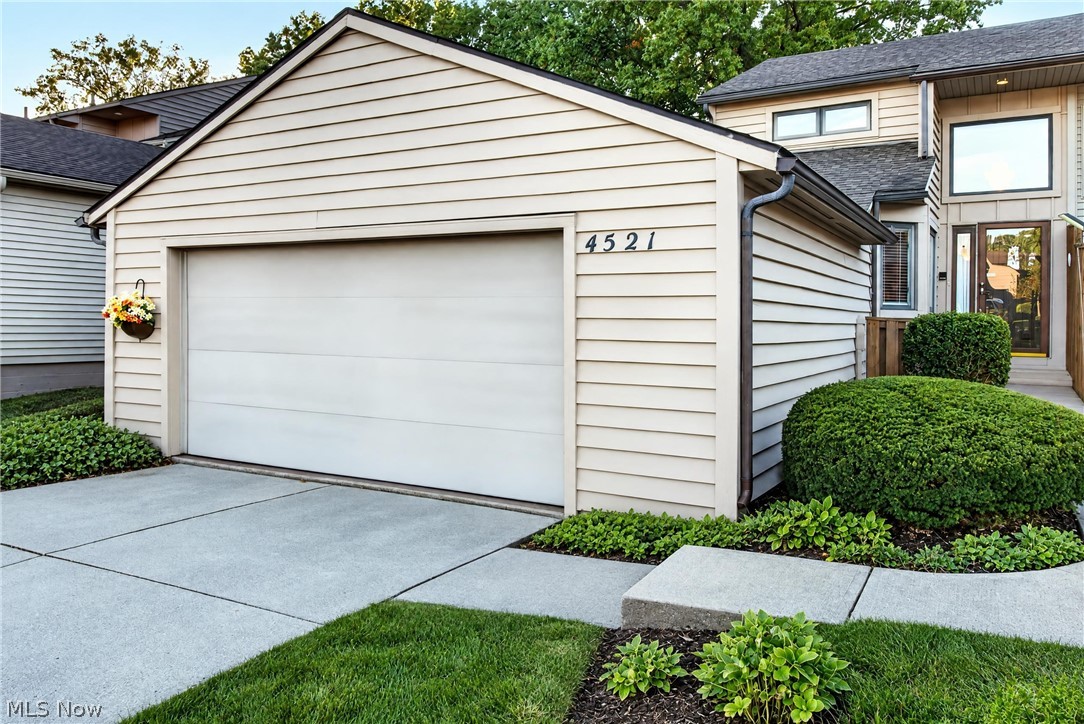 4521 Oakhill Boulevard Lorain OH 44053