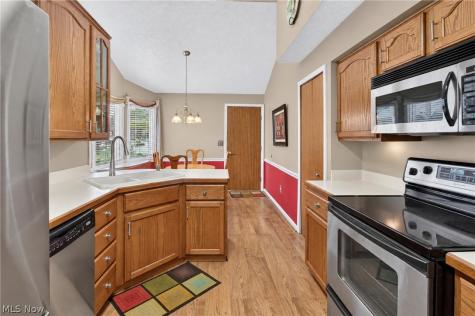 4521 Oakhill Boulevard Lorain OH 44053