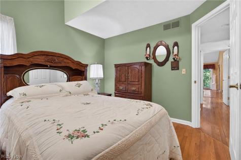 4521 Oakhill Boulevard Lorain OH 44053