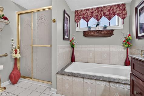 4521 Oakhill Boulevard Lorain OH 44053