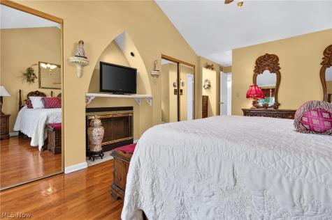 4521 Oakhill Boulevard Lorain OH 44053